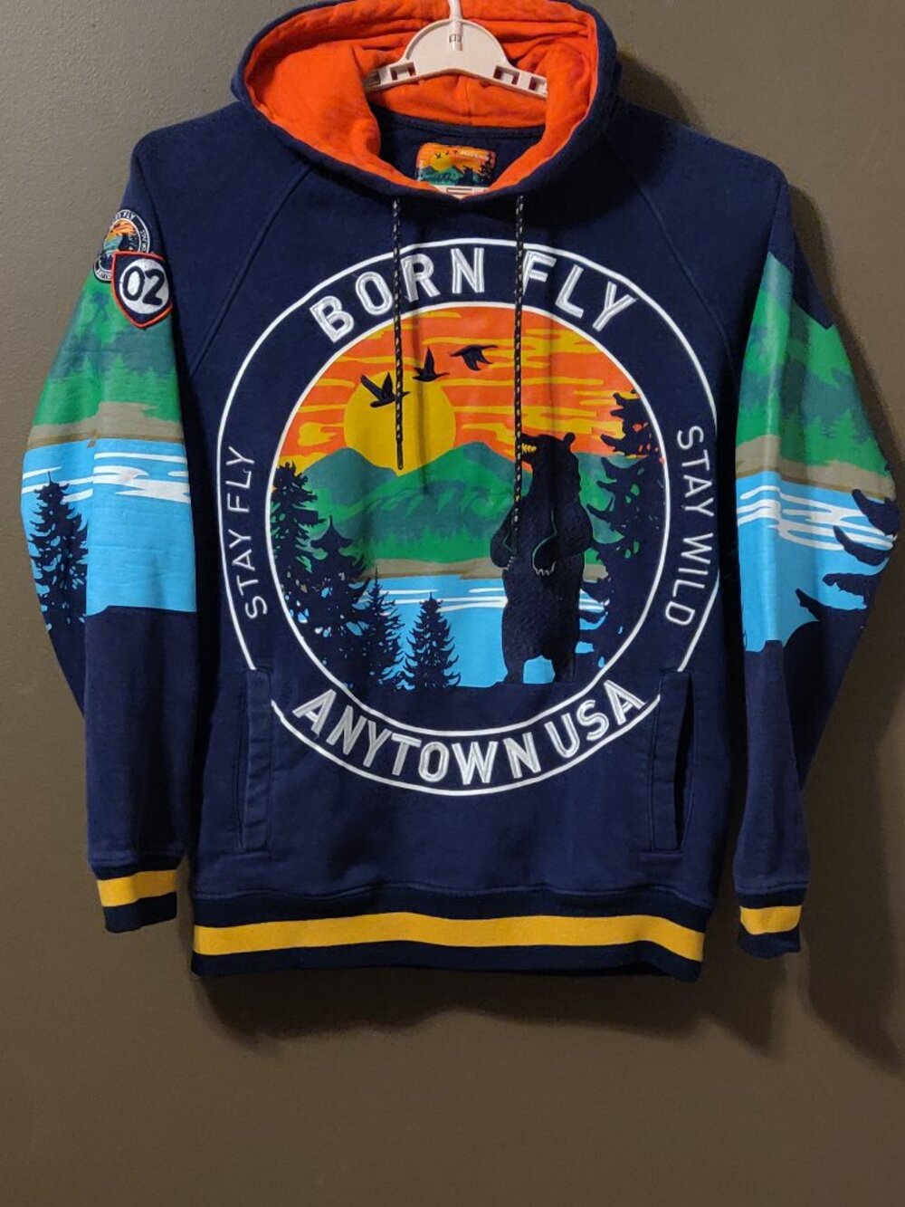 Born Fly Anytown USA Sweatshirt Hoodie Size XL